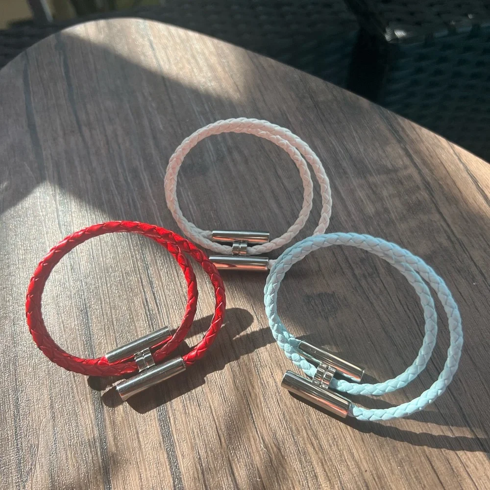 Leather Wrap Bracelet (ONE) White/Silver